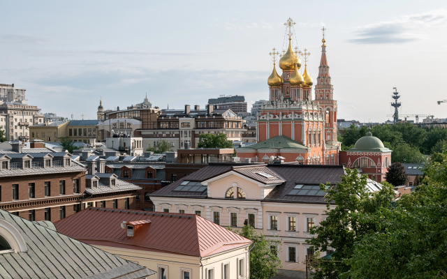 GM Solnechnaya Trekhkomnatnaya v dvuh shagah ot Naberezhnoj Apartments