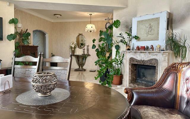 Verhnie Pechory Guest House