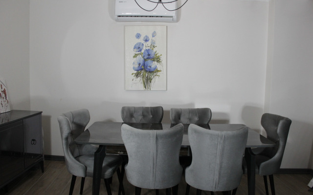 Отель Solo Suites