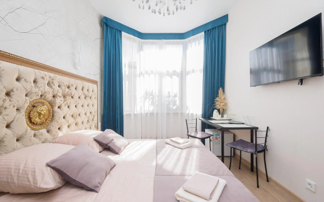 S Basseynom Ryadom S Plyazhem Albatros Apartments
