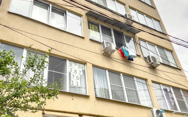 V Tikhom Tsentre Adlera Ryadom s Morem Flat