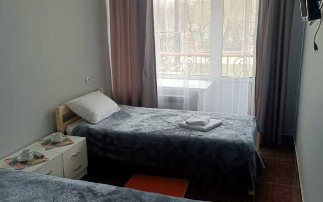 Отель на радужной