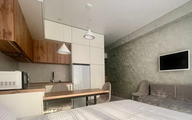 Dlya Troikh Gostey S Vidom Na More Flat