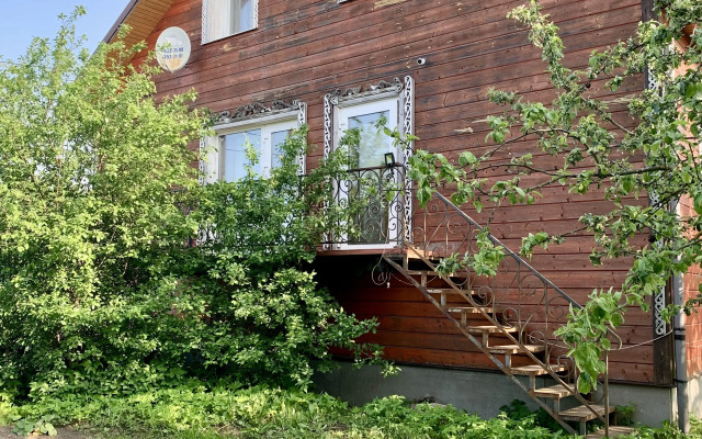 S Otdelnym Vkhodom I Zaezdom Private house