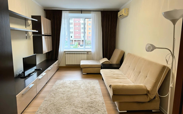 Kvartira u Rivyery Flat