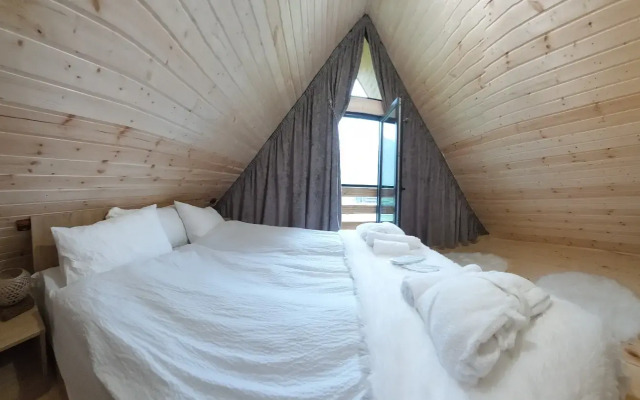 Mood villa kazbegi with jacuzzi Chalet