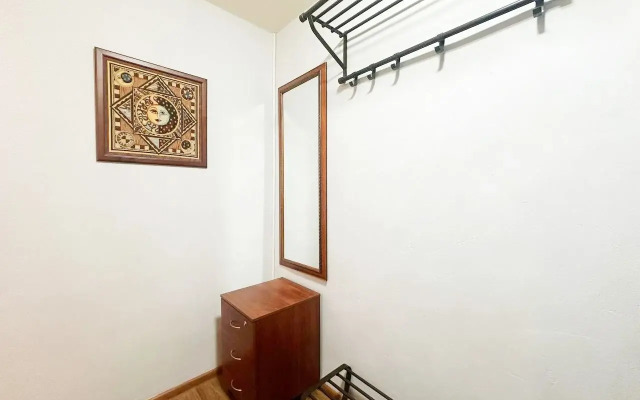 As Bolshaya Dvukhkomnatnaya U Savelovskoy/dinamo Apartments