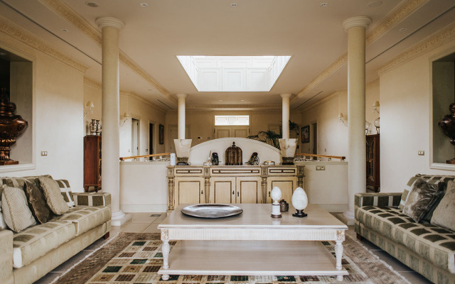 Luxury King Villa Apartments