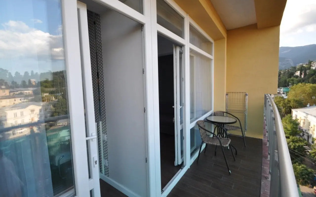 Na Ulitse Rudanskogo 8b Apartments