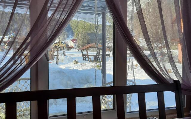 Vila Liza s Transferom k Podemnikam Guest House