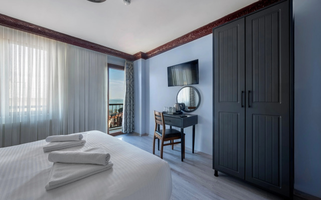 Mytra Hotel