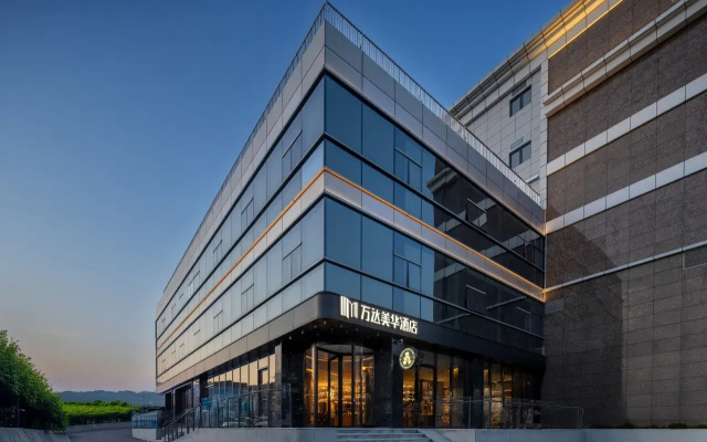 Beijing Wanda Moments Hotel — 4-star hotel in Beijing