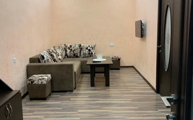 Kvartira One-bedroom apartment with one living room, Paronyan 9