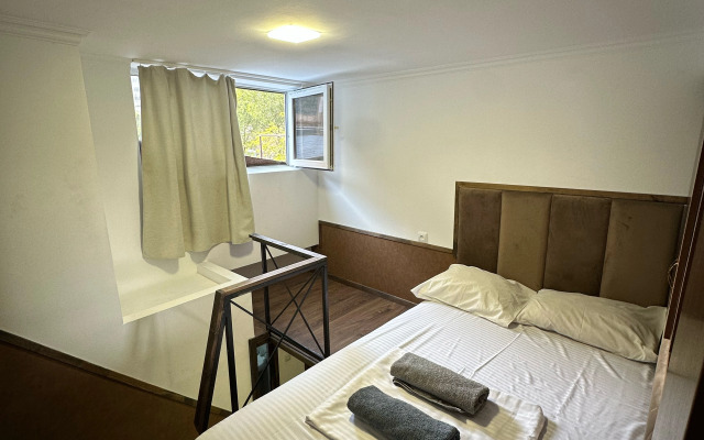 U Ashota Guest house