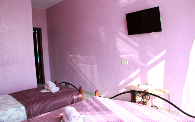Rozovaya Laguna Guest House