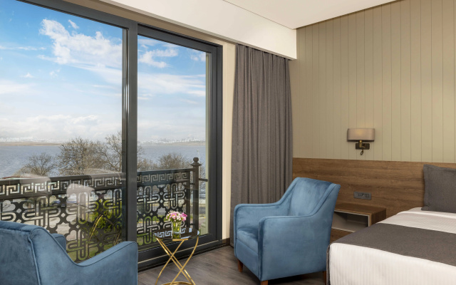Ezkar Bathonea Art Istanbul Hotel