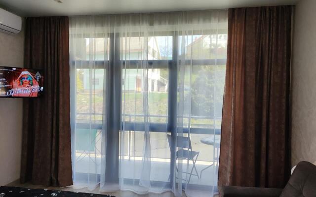 Studiya na 5 Chelovek Flat