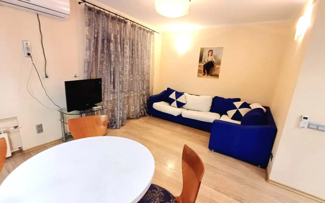 Dvukhkomnatnaya Samal 2 Almaty Flat