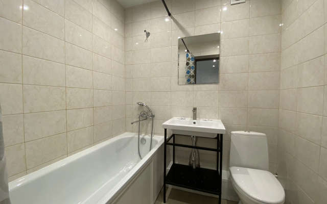 Uyutnу Vozle Kosmoporta Apartment