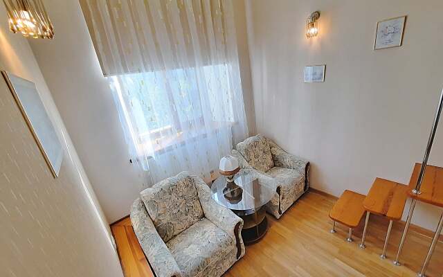 Апартаменты 4 метра над Уровнем Неба Alex