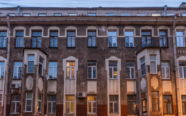 U Metro Gorykovskaya Apartments