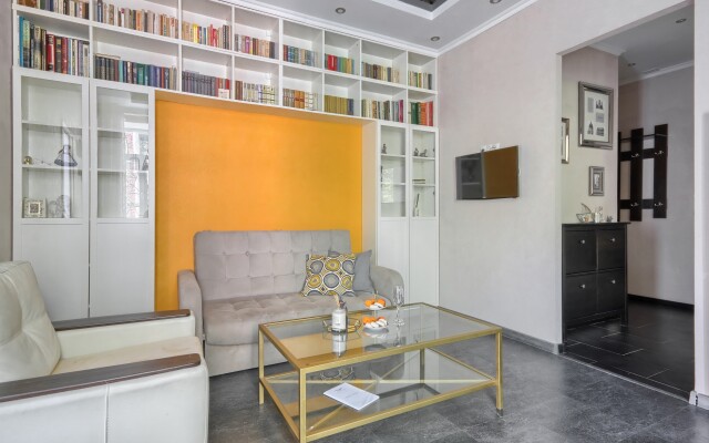 Апартаменты MMyhomeYourhome на Невском 84-86