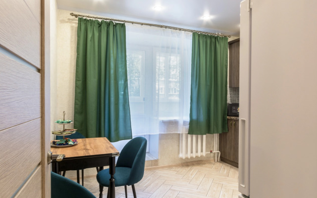 Na Grazhdanskoy 19 A Flat