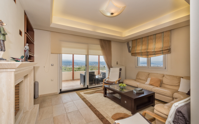 Karmilos Hill Villa