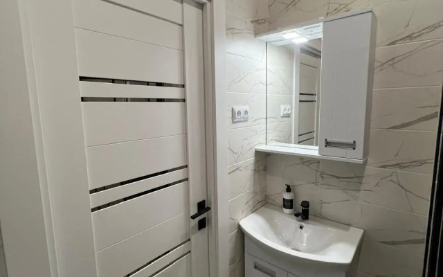 Studiya s balkonom Apartments