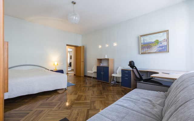 Квартира Malaya Konushennaya 12