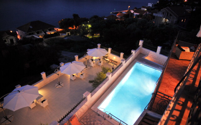 Mare Villa