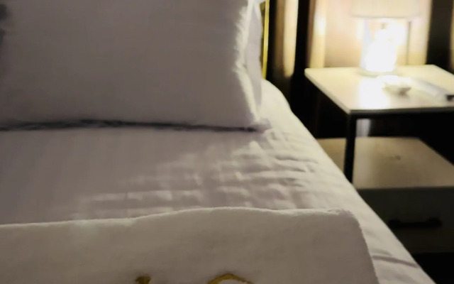 Ziynat Hotel
