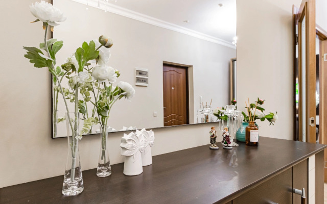 V Tsentre Goroda Ryadom S Bayterekom Apartments