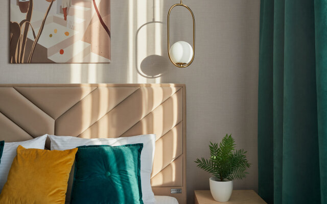 Kvartira v stile minimalizm s vidom na Komarovo  Flat