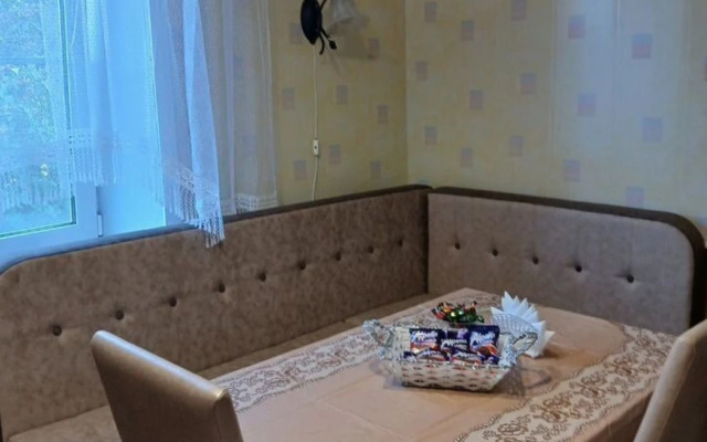 Частный Дом в Центpе Дeревни Взвад