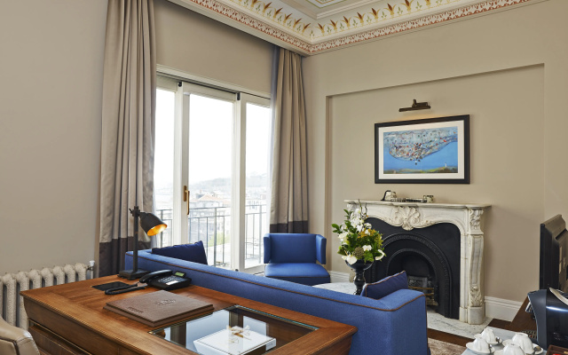 The Bank Istanbul, a Member of Design s