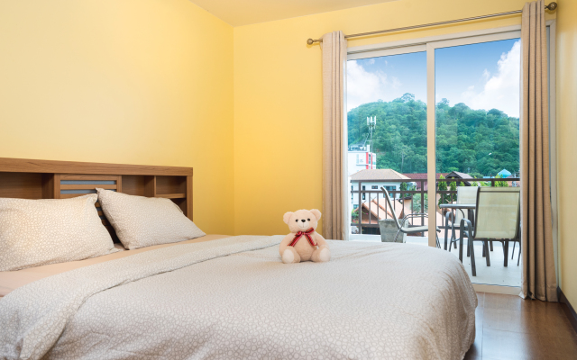 Mountain View near Beach with Terrace & Pool Villa