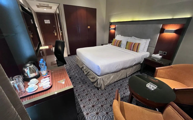 Versailles by Vieras Hotel