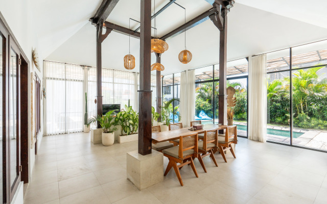 Вилла Spacious 4BR Mila Mou with rooftop