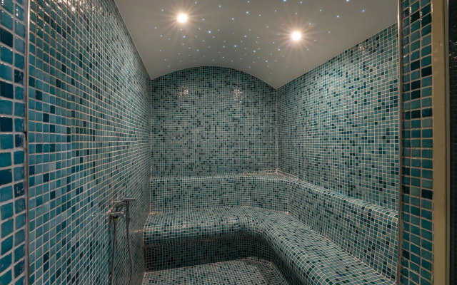 Отель The Conforium Van