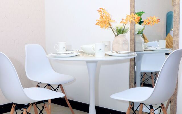Cosmos Living - Goldcrest Views1 Apartments