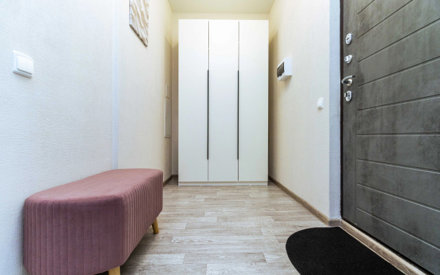 Квартира комфортные Ивана Захарова 18/2