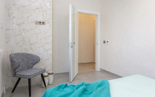 Апартаменты трёхкомнатные на Бобруйской 21