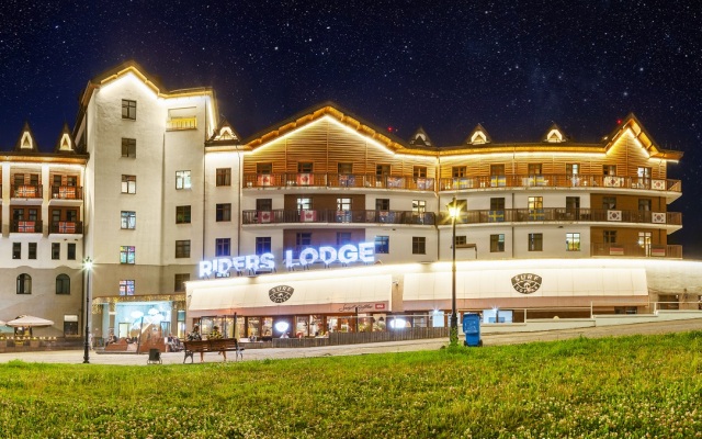 Отель Райдерс Лодж (Riders Lodge Hotel)