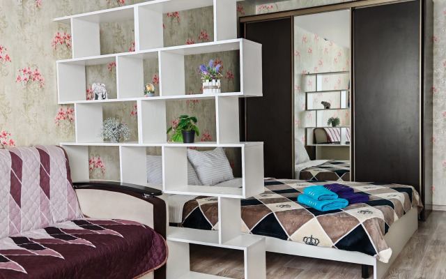 Uyutnaya Svetlaya Kvartira V Serdtse Mostovskogo Flat