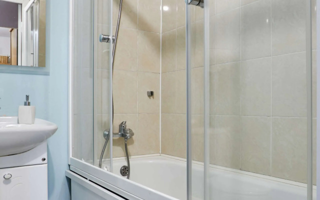 Flatstay Narodnaya 5/2 Apartments