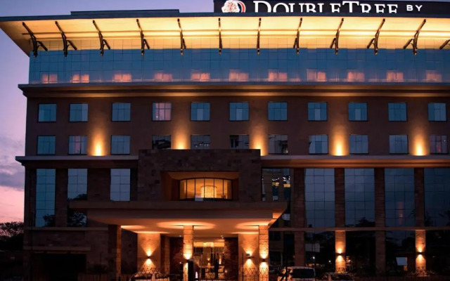 Отель DoubleTree by Hilton Nairobi Hurlingham