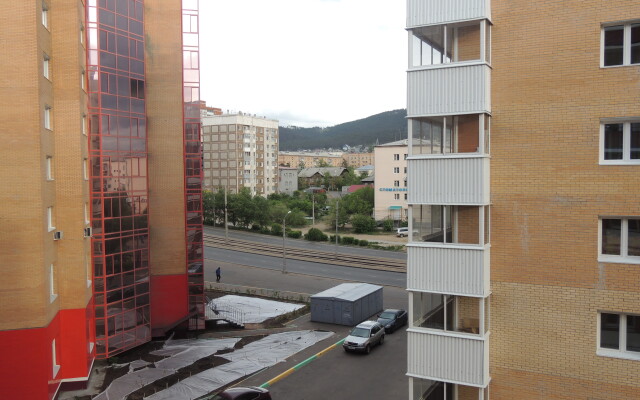 2U (Ту Ю) на улице Сахьяновой 23Б