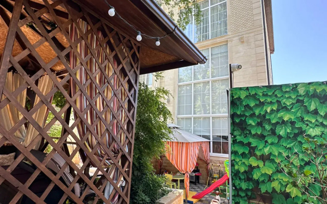 Melis Guest House