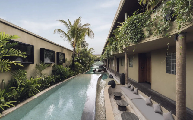 Курортный отель Sini Vie Resort & Spa Seminyak by Ini Vie Hospitality